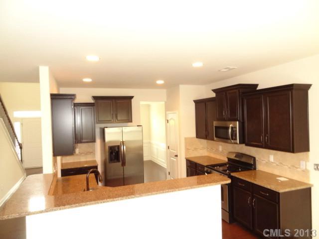 6118 Trailwater Road Charlotte, NC 28278 - Photo 4 of 16 Gallery Image 4