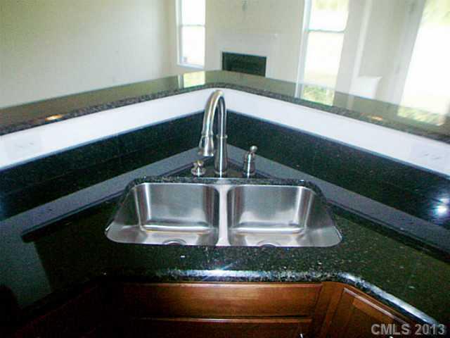 6118 Trailwater Road Charlotte, NC 28278 - Photo 6 of 16 Gallery Image 6