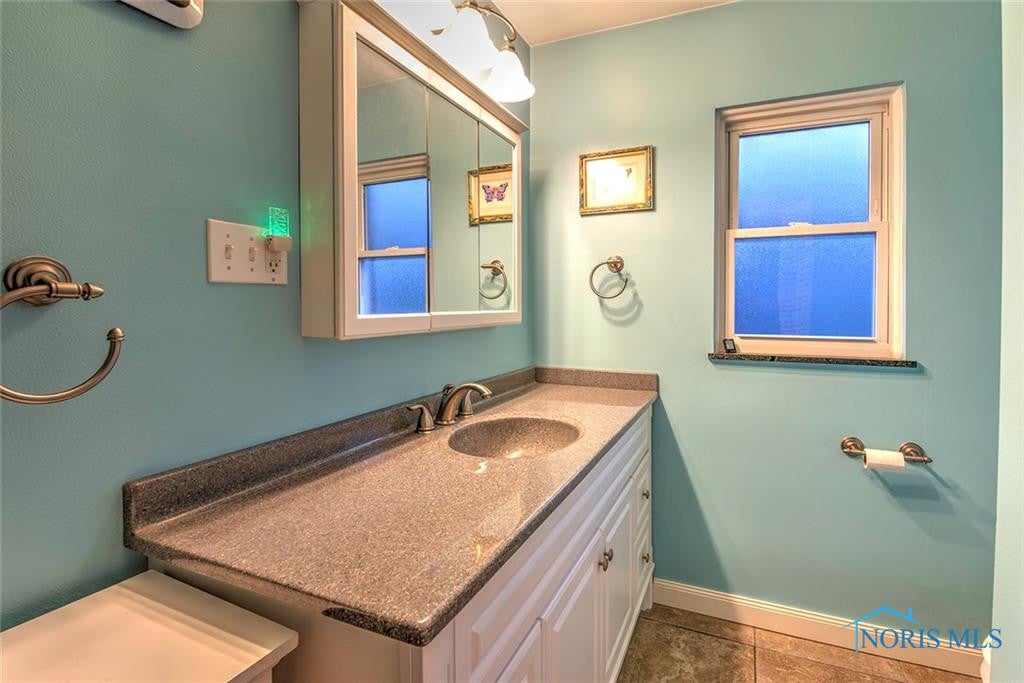 1301 River Road Maumee, OH 43537 - Photo 16 of 31 Gallery Image 16