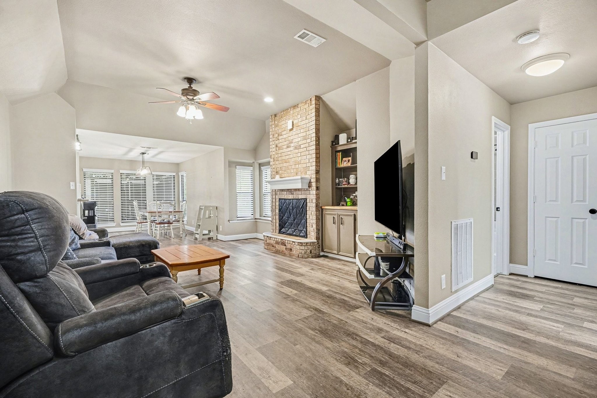 13402 Bob White Drive Santa Fe, TX 77510 - Photo 5 of 29