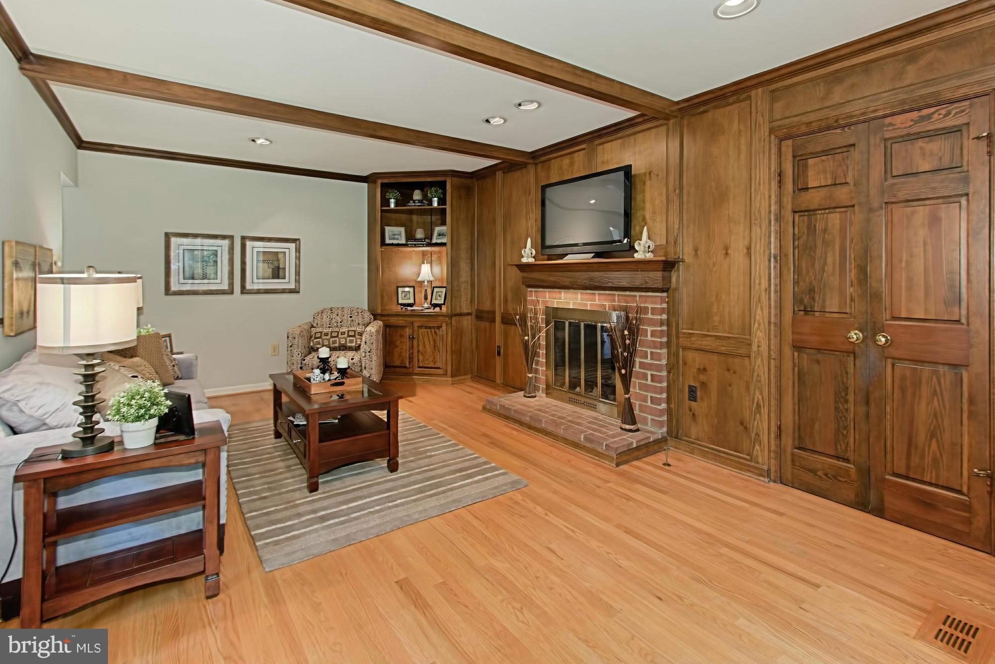 11420 Vale Road Oakton, VA 22124 - Photo 16 of 30 Family Room