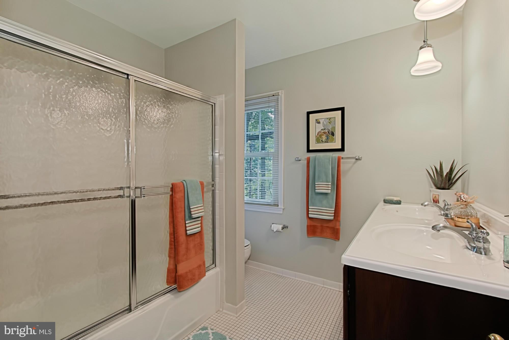 11420 Vale Road Oakton, VA 22124 - Photo 22 of 30 Bath