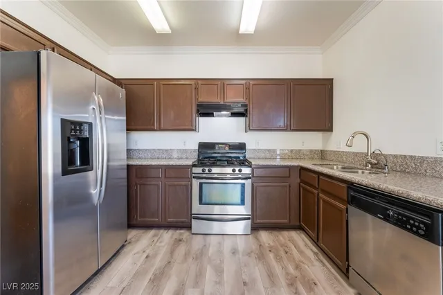 $1,850 | 2400 Dutchmans Pipe Court, Las Vegas, NV 89106