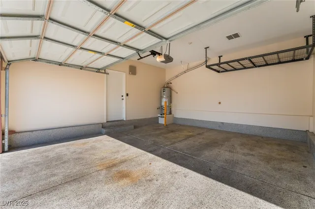 $1,850 | 2400 Dutchmans Pipe Court, Las Vegas, NV 89106