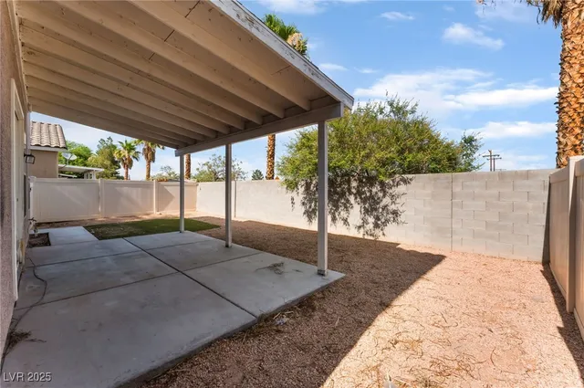 $1,850 | 2400 Dutchmans Pipe Court, Las Vegas, NV 89106