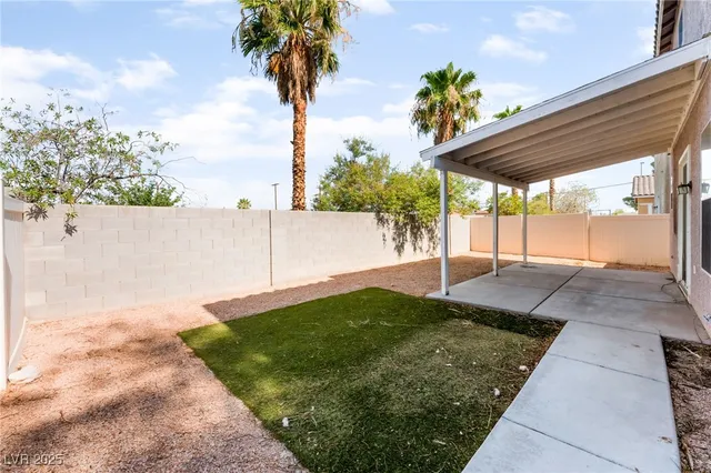 $1,850 | 2400 Dutchmans Pipe Court, Las Vegas, NV 89106