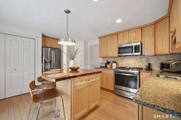 $645,000 | 79 Acorn Road, Madison, CT 06443