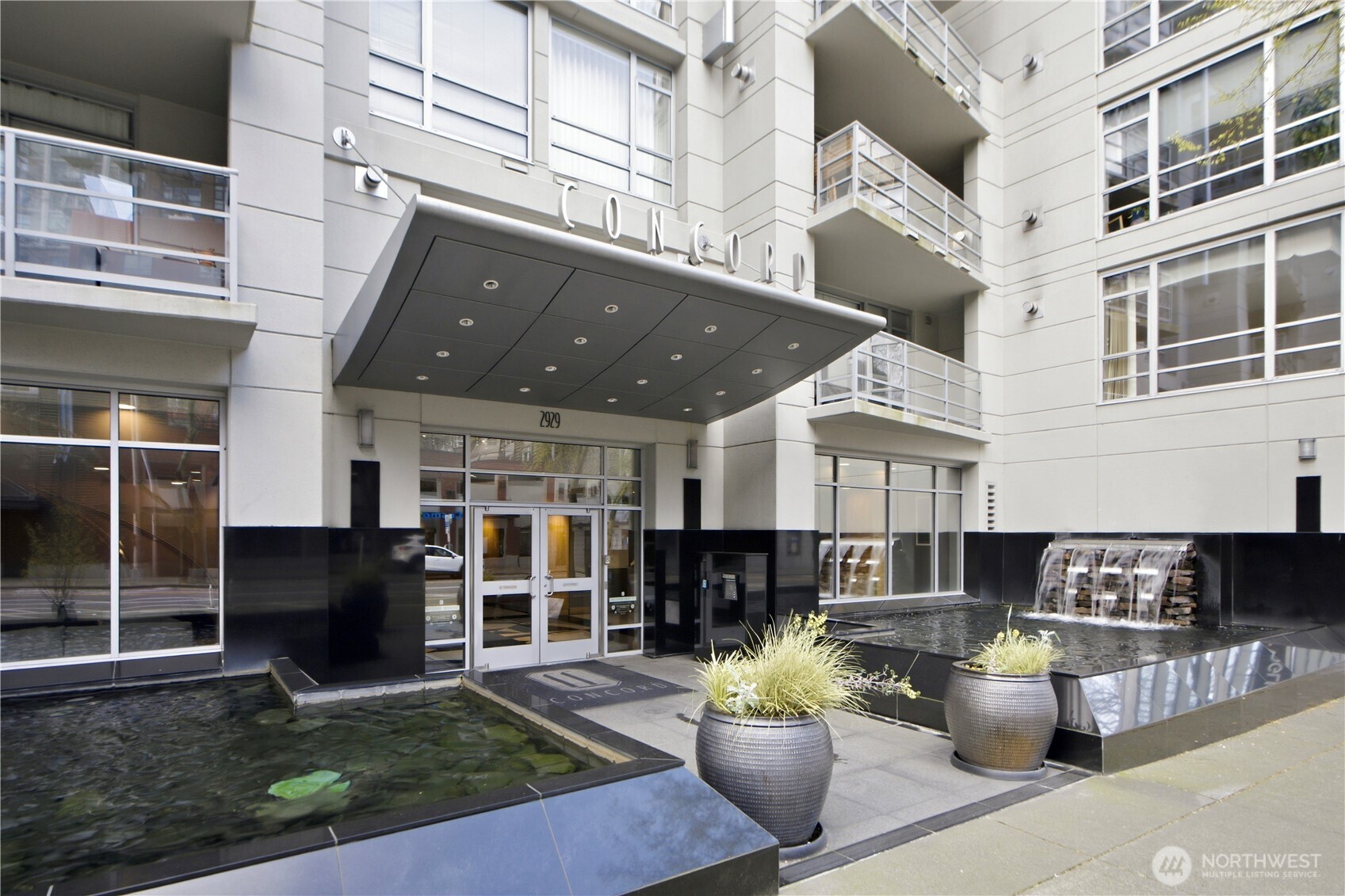 2929 1st Avenue, Unit 808 Seattle, WA 98121 - Photo 4 of 19