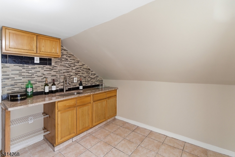 27 Jaques Street Elizabeth, NJ 07201 - Photo 16 of 25