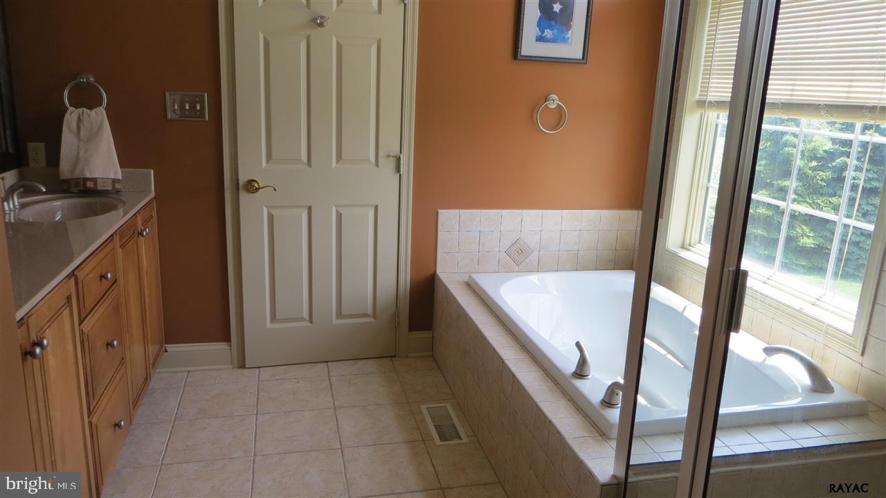 589 Chestnut Hill Road York, PA 17402 - Photo 17 of 35 Gallery Image 17