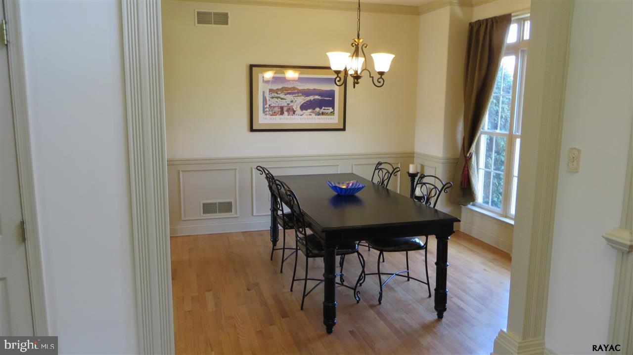 589 Chestnut Hill Road York, PA 17402 - Photo 3 of 35 Gallery Image 3