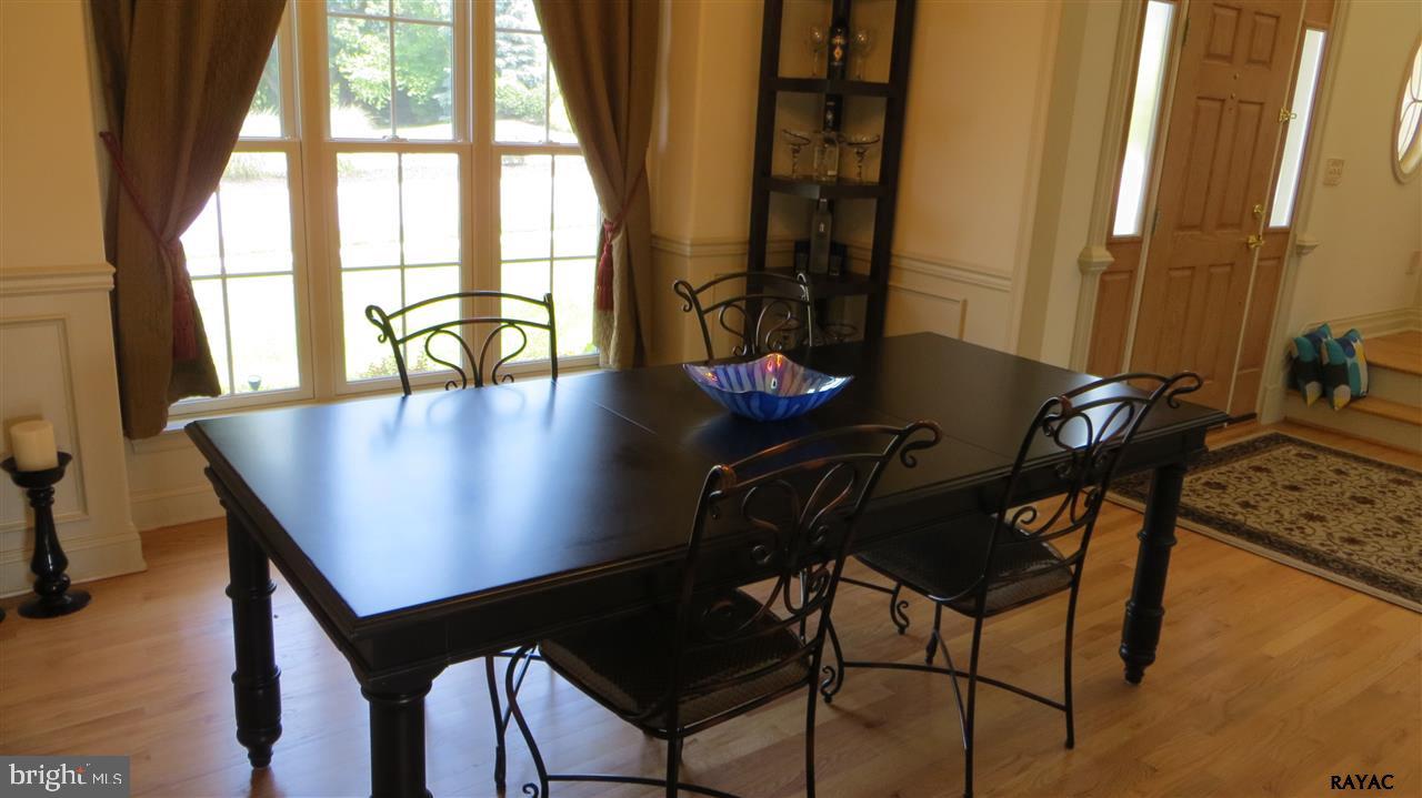 589 Chestnut Hill Road York, PA 17402 - Photo 4 of 35 Gallery Image 4