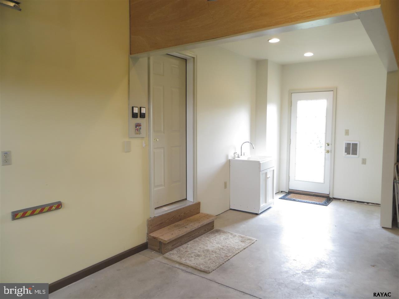 589 Chestnut Hill Road York, PA 17402 - Photo 34 of 35 Gallery Image 34