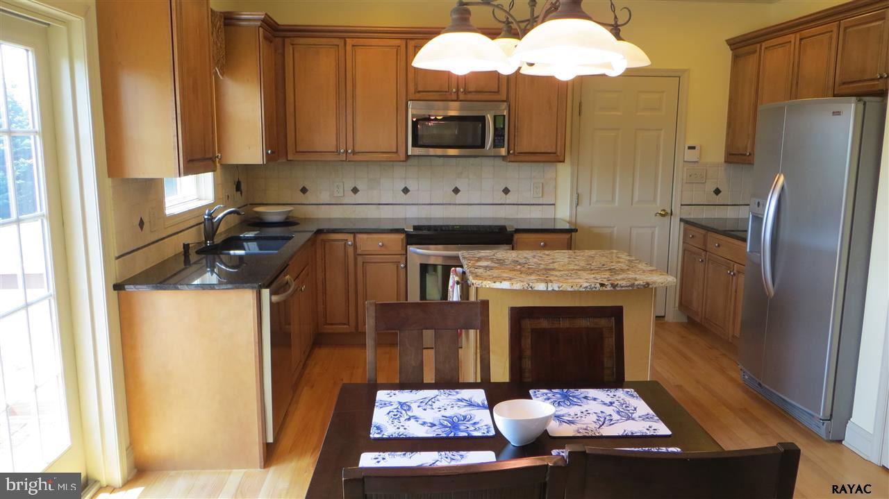 589 Chestnut Hill Road York, PA 17402 - Photo 10 of 35 Gallery Image 10