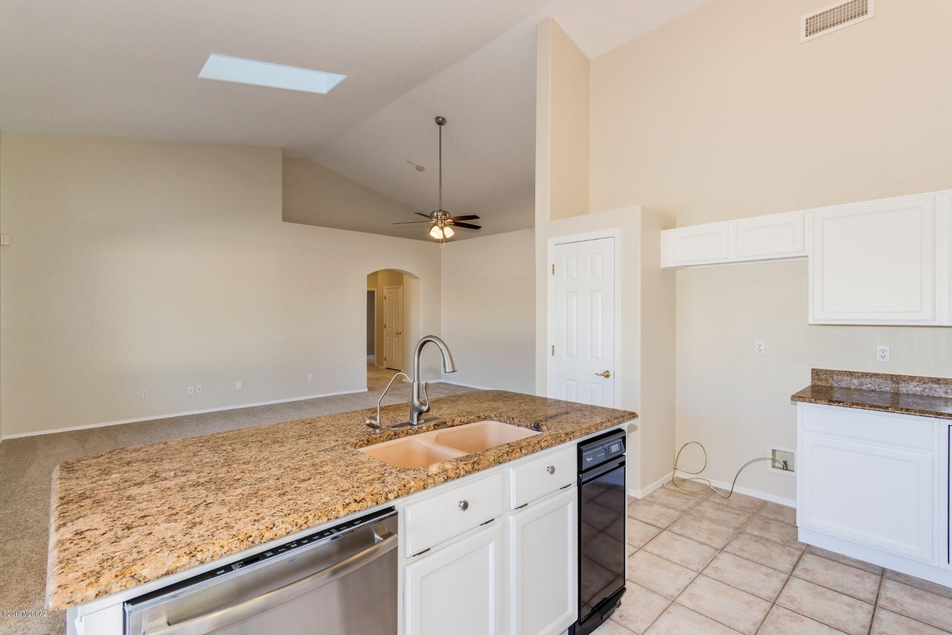 9797 Mountain Crossing Road Tucson, AZ 85748 - Photo 7 of 38 Gallery Image 7