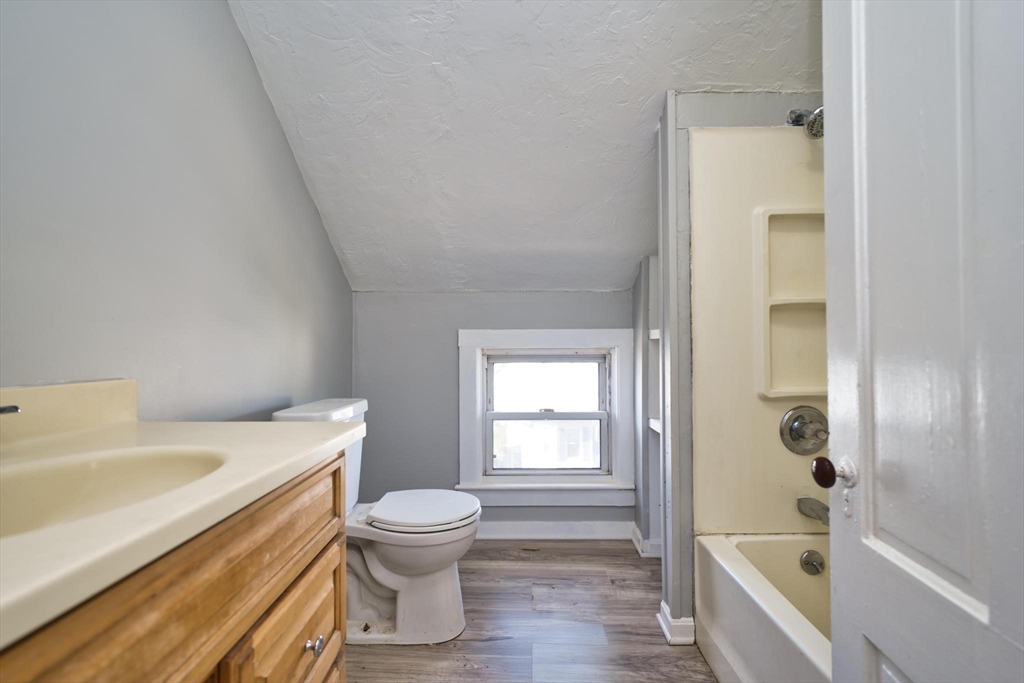 4 Oliver Street Fall River, MA 02724 - Photo 18 of 41