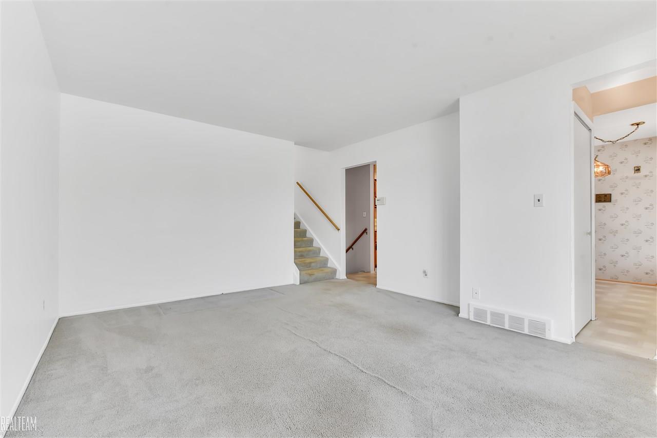 2239 Castleton Drive Troy, MI 48083 - Photo 4 of 33