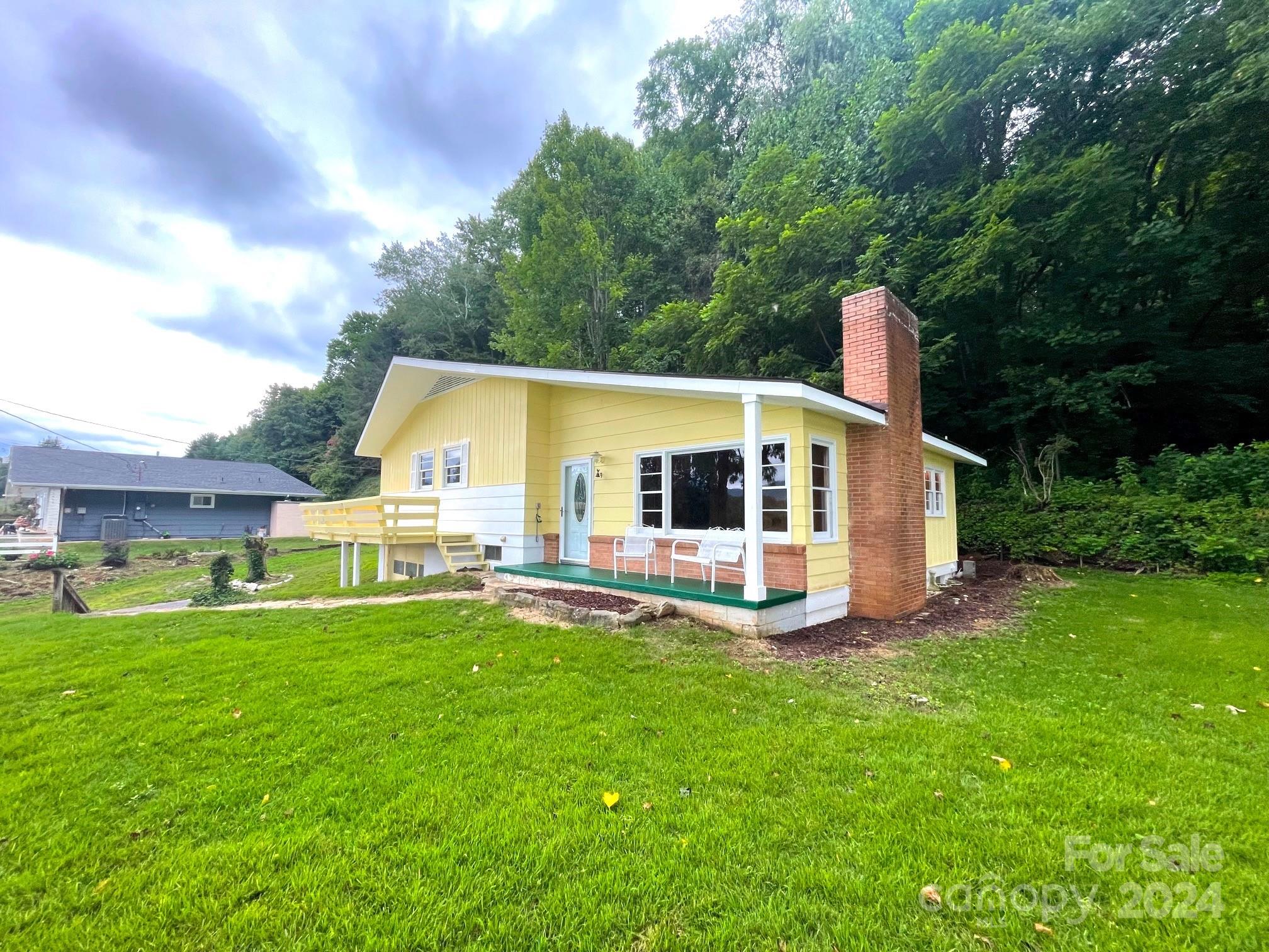 791 Golf Course Road Waynesville, NC 28786 - Photo 5 of 24 Gallery Image 5