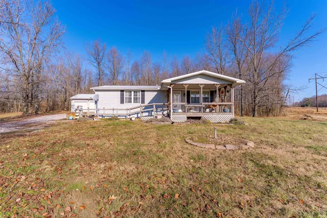 $179,900 | 1566 East New Hope Road, Boonville, IN 47601