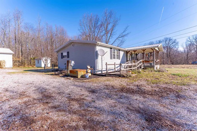 $179,900 | 1566 East New Hope Road, Boonville, IN 47601