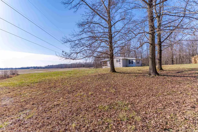 $179,900 | 1566 East New Hope Road, Boonville, IN 47601