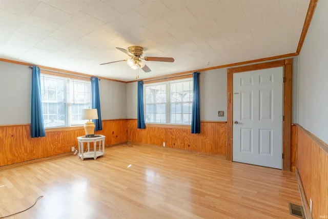 $179,900 | 1566 East New Hope Road, Boonville, IN 47601