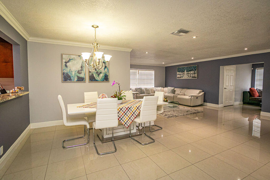 4170 Pine Green Run Lake Worth, FL 33467 - Photo 11 of 53 0015_8026