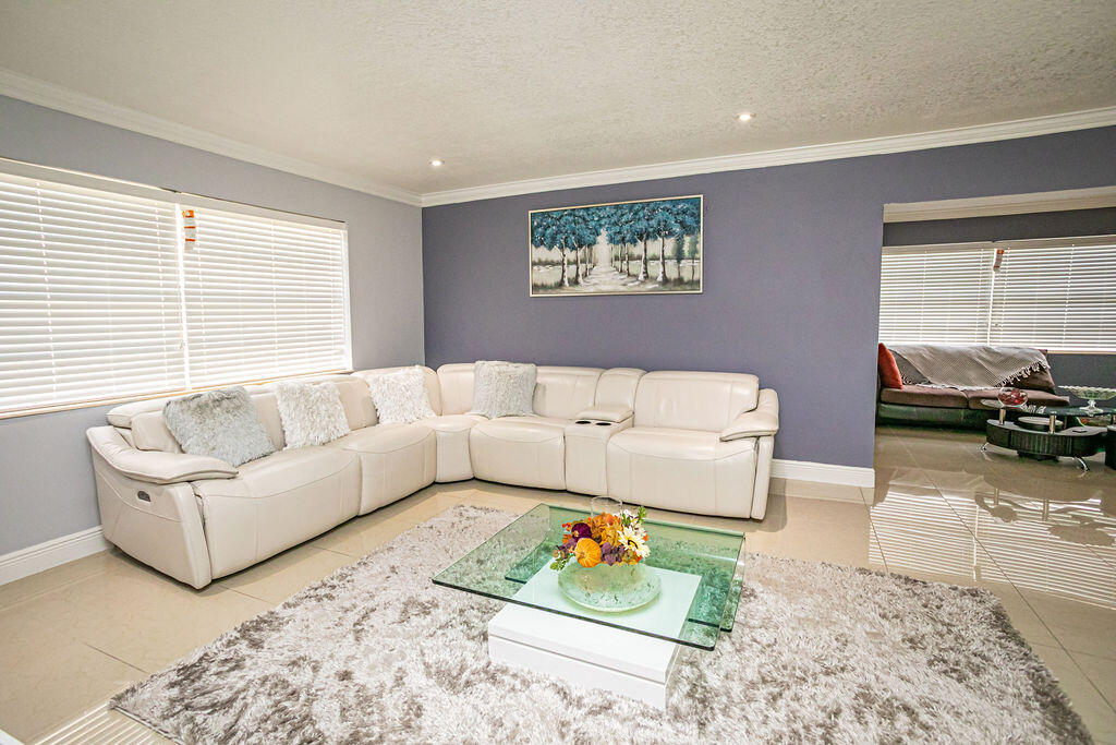 4170 Pine Green Run Lake Worth, FL 33467 - Photo 15 of 53 0019_8037