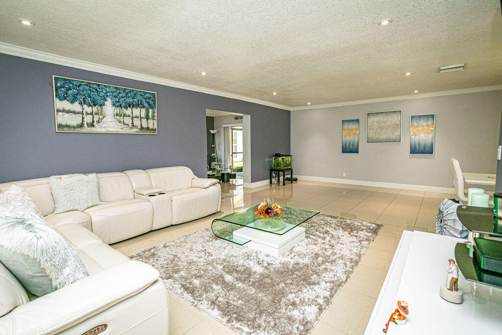 4170 Pine Green Run Lake Worth, FL 33467 - Photo 17 of 53 0021_8043