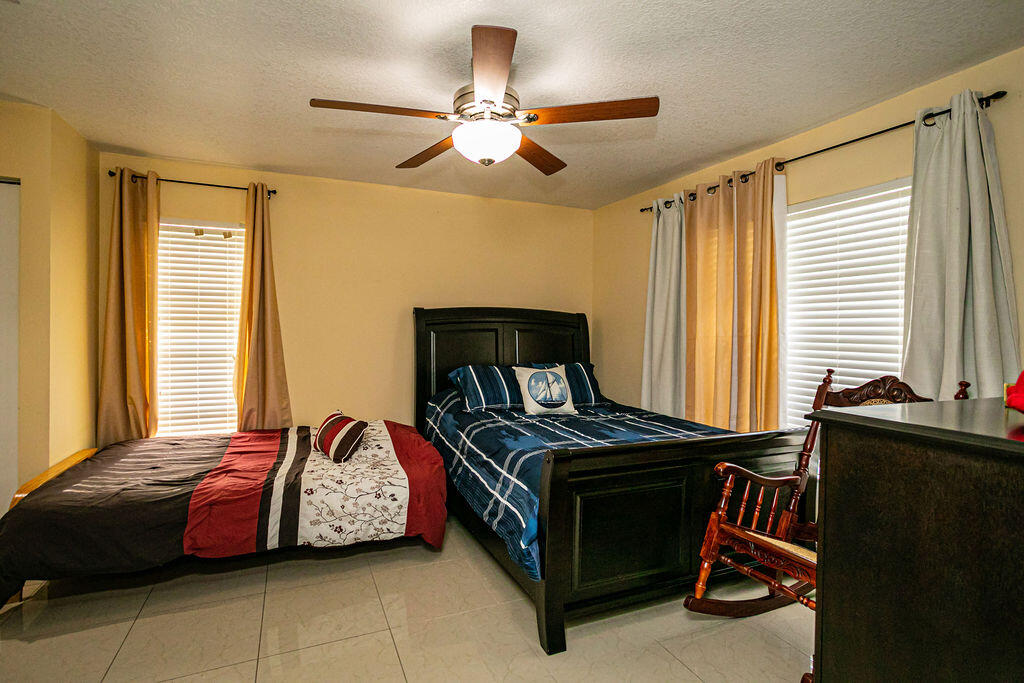 4170 Pine Green Run Lake Worth, FL 33467 - Photo 32 of 53 0036_8009