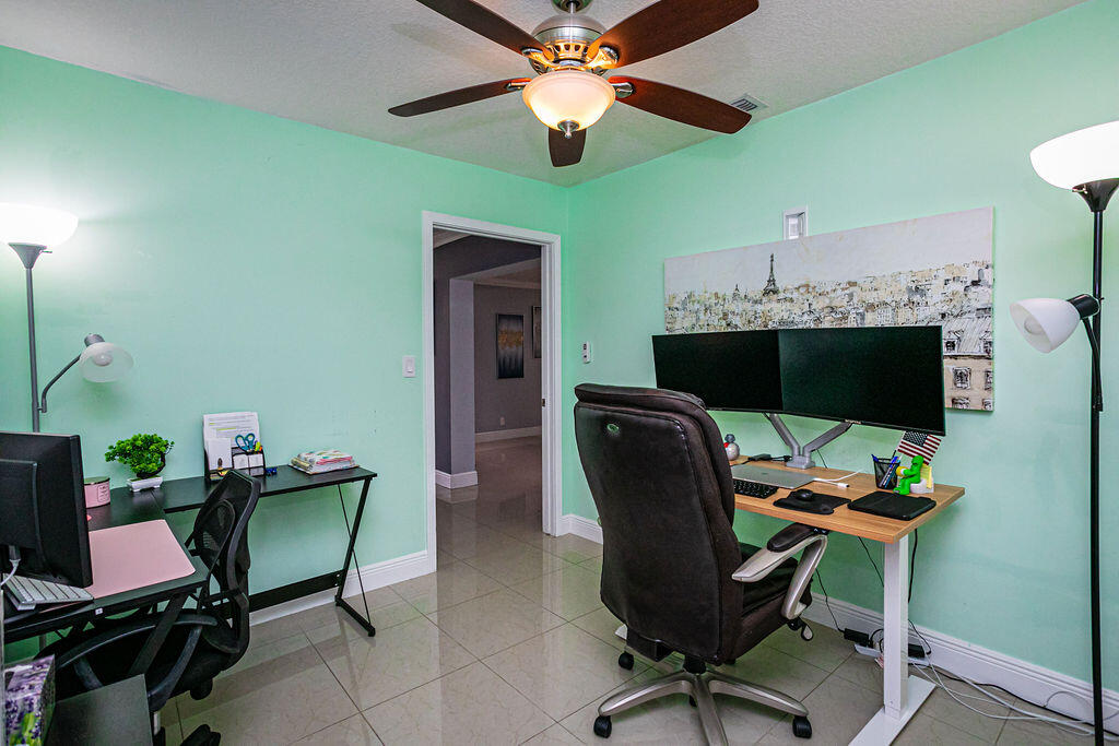 4170 Pine Green Run Lake Worth, FL 33467 - Photo 39 of 53 0043_8056