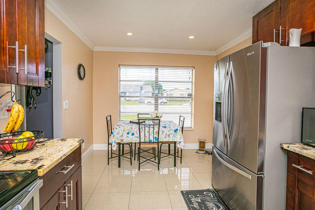 4170 Pine Green Run Lake Worth, FL 33467 - Photo 10 of 53 0014_7982