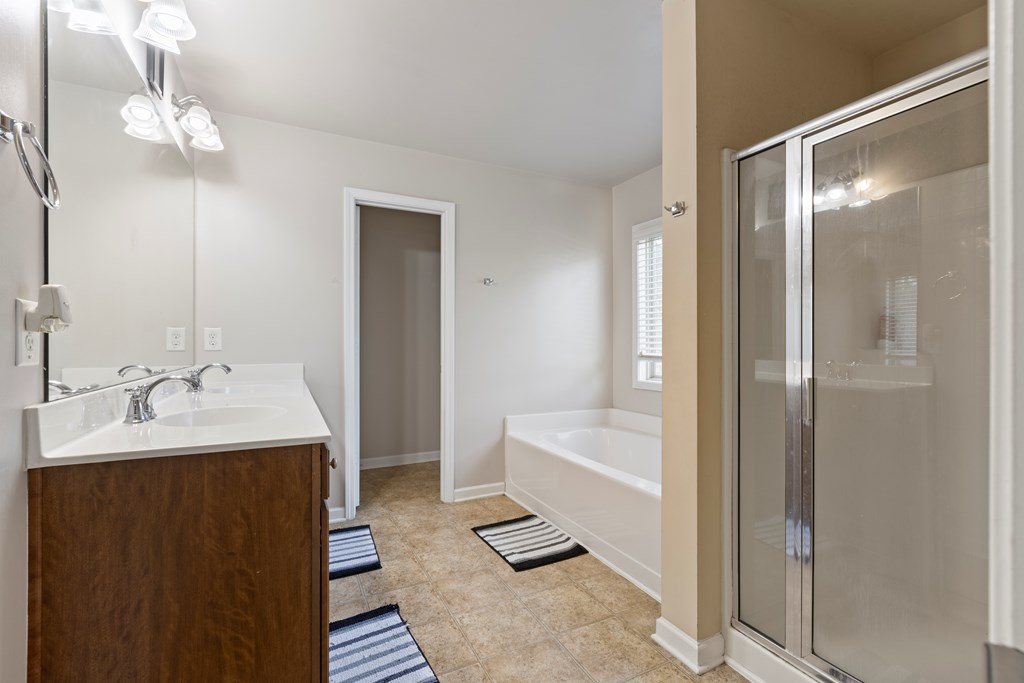 4437 Walking Stick Way Columbus, GA 31907 - Photo 11 of 16 Master Bathroom