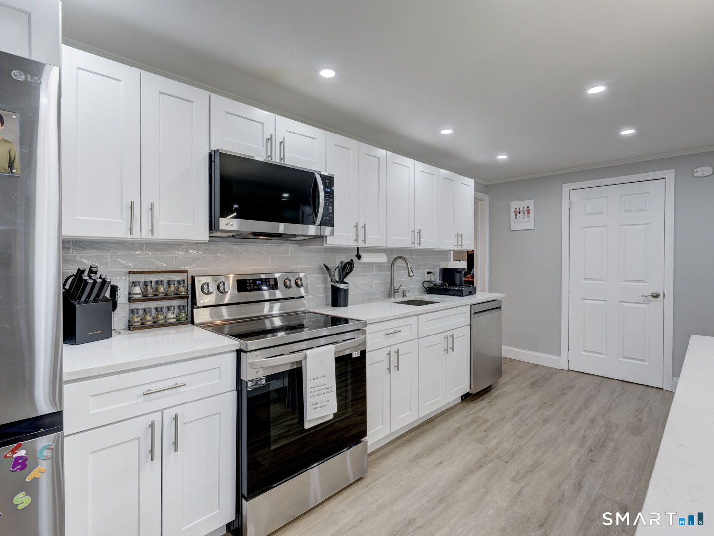 168 Indian Hill Road Newington, CT 06111 - Photo 11 of 29