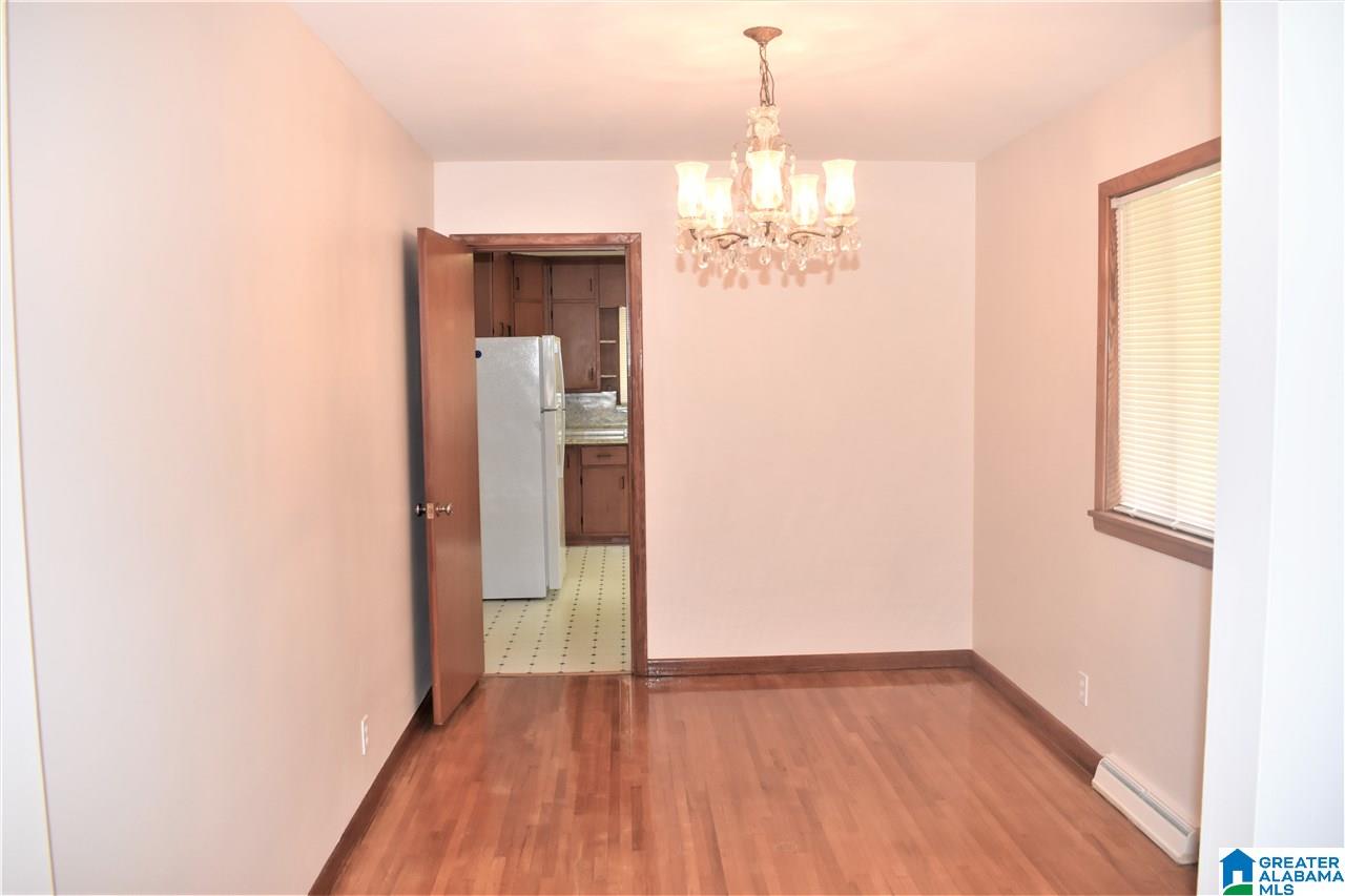 912 Barnisdale Road Birmingham, AL 35235 - Photo 4 of 30