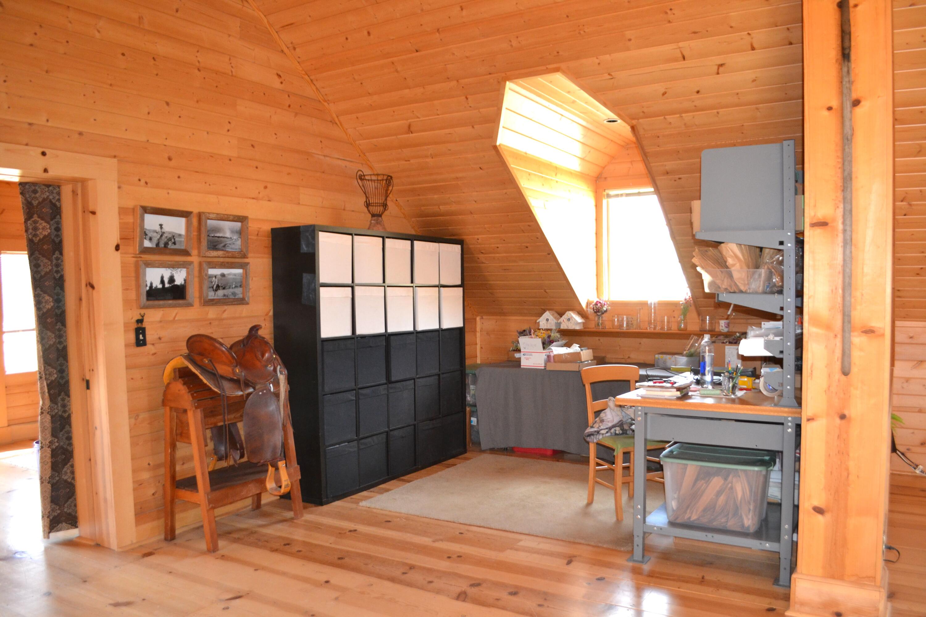 2415 Co Road Canby, CA 96015 - Photo 24 of 74 Upstairs Living area (5)