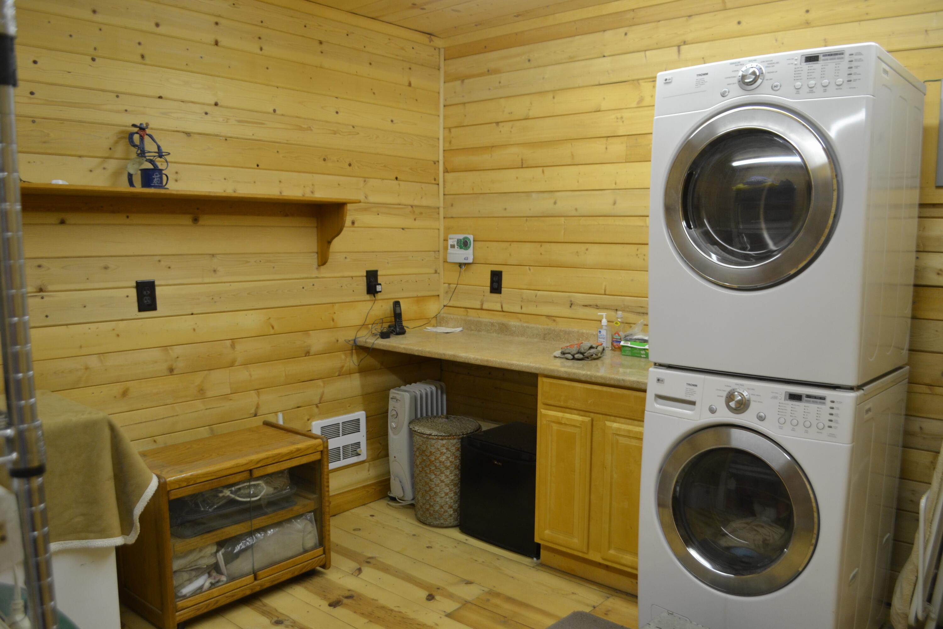 2415 Co Road Canby, CA 96015 - Photo 36 of 74 a utility room with dryer and washer