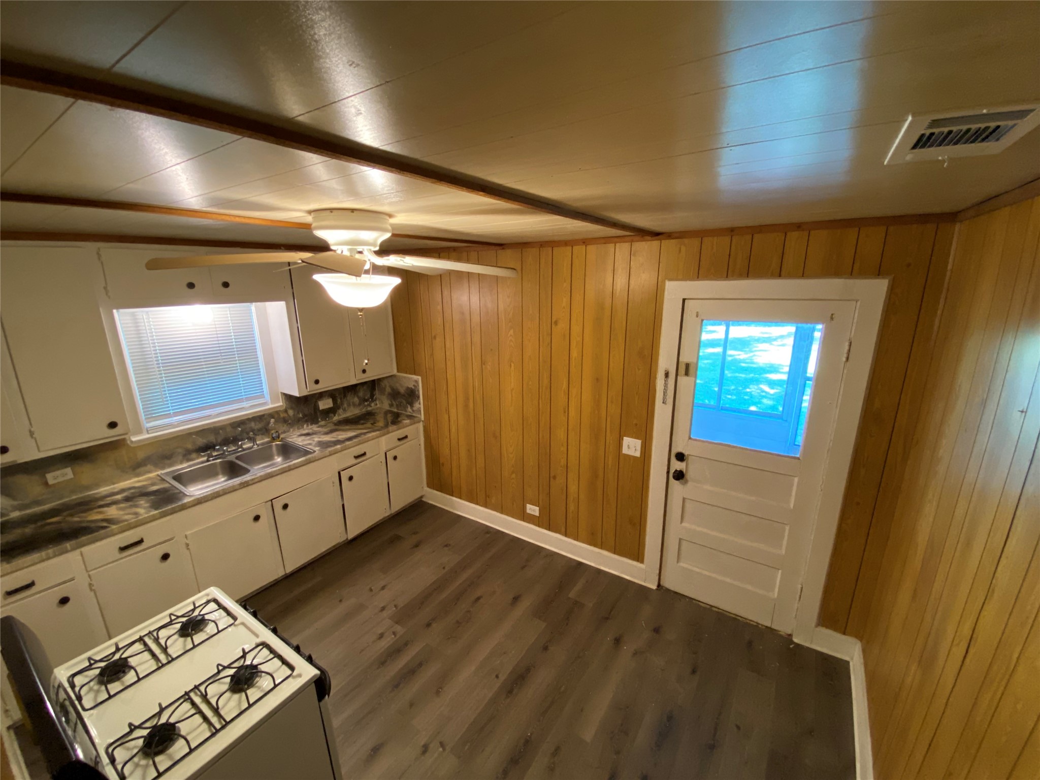 104 North 5th Street Trinity, TX 75862 - Photo 8 of 21 Gallery Image 8