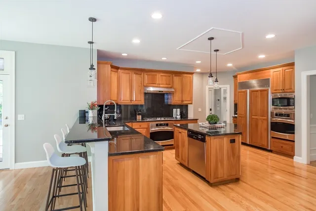 $2,295,000 | 169 Claybrook Road, Dover, MA 02030