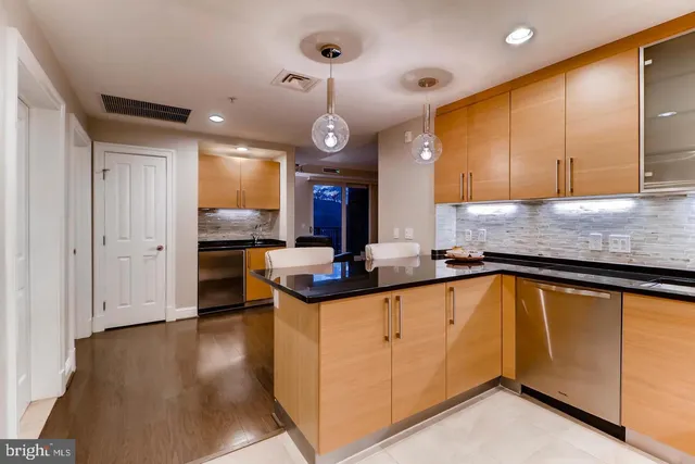 $7,000 | 801 Key Highway, Unit 423, Baltimore, MD 21230