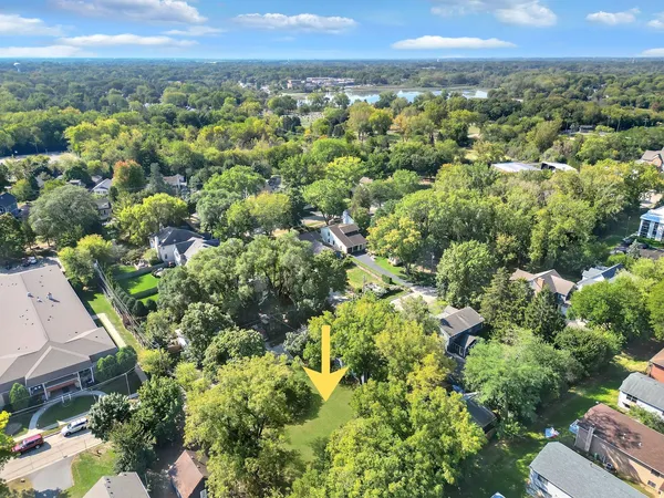 $225,000 | 208 West Ellis Avenue, Libertyville, IL 60048