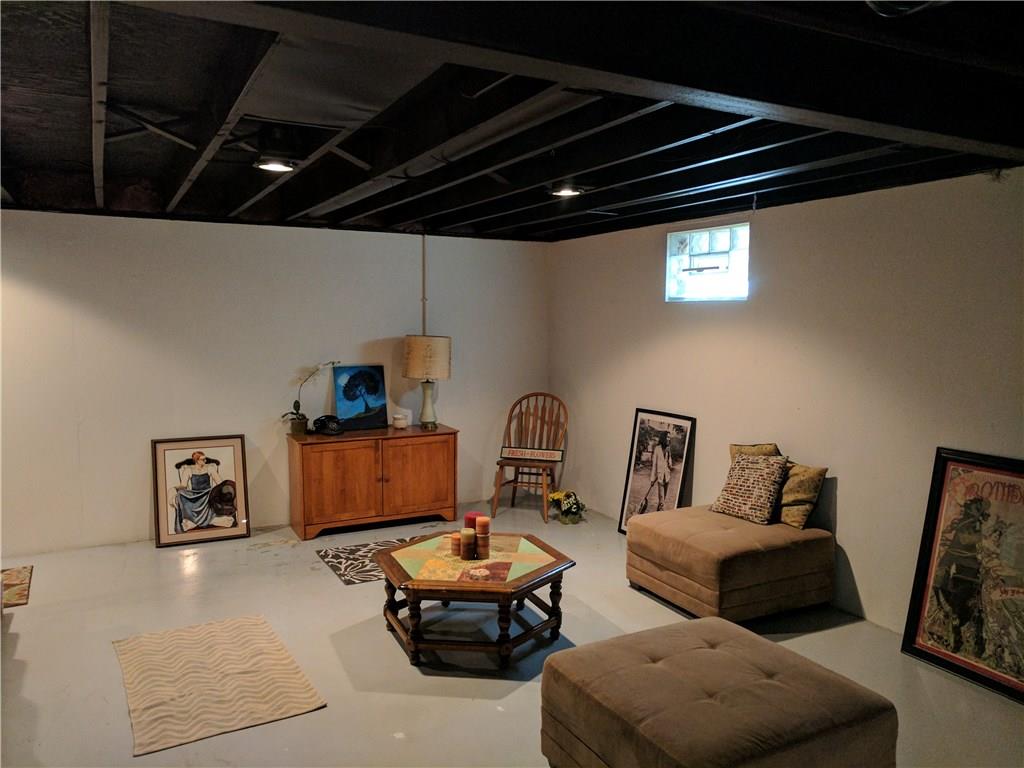 8634 Lancaster Road Indianapolis, IN 46260 - Photo 21 of 26 Gallery Image 21