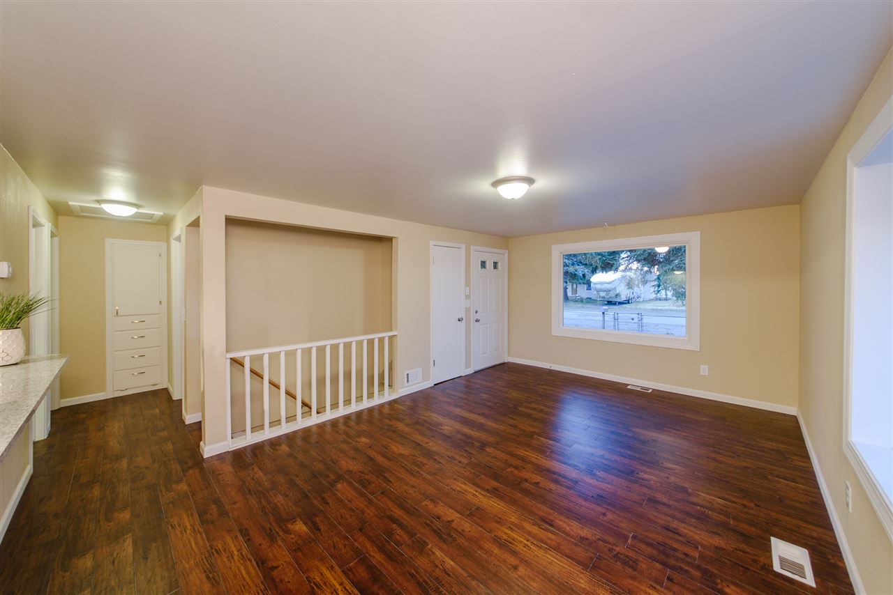 2122 North Elton Road Spokane Valley, WA 99212 - Photo 5 of 20 Gallery Image 5