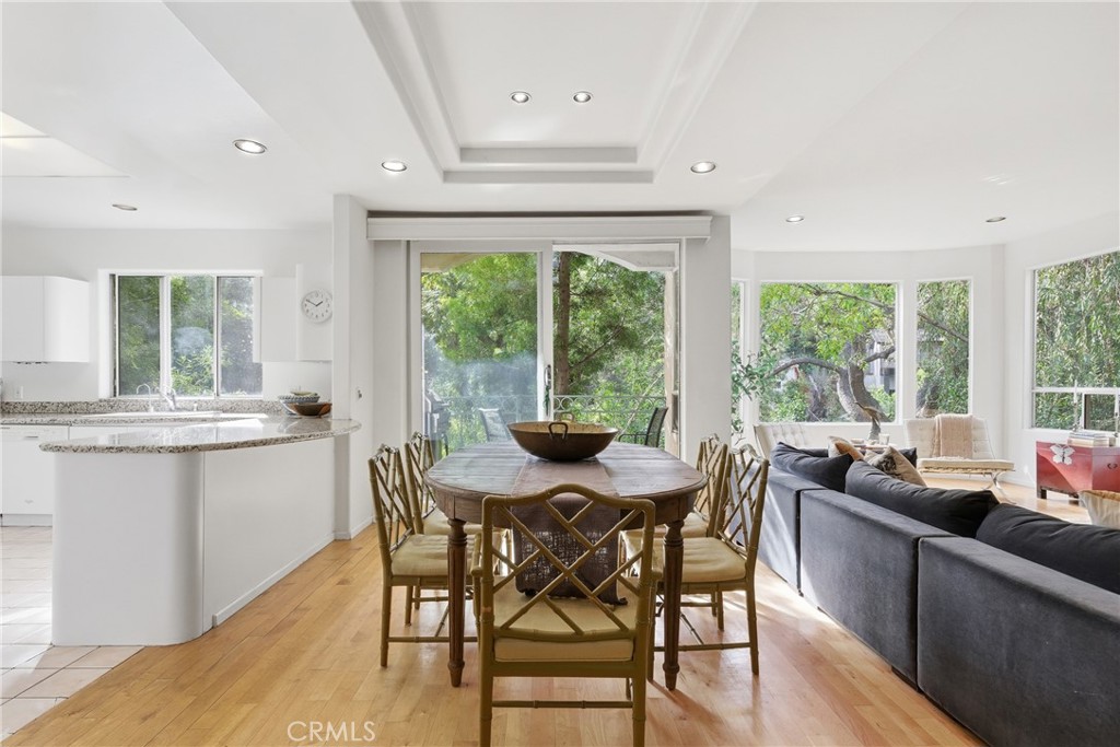 10055 Reevesbury Drive Beverly Hills, CA 90210 - Photo 11 of 41