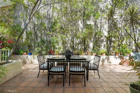 $2,195,000 | 10055 Reevesbury Drive, Beverly Hills, CA 90210