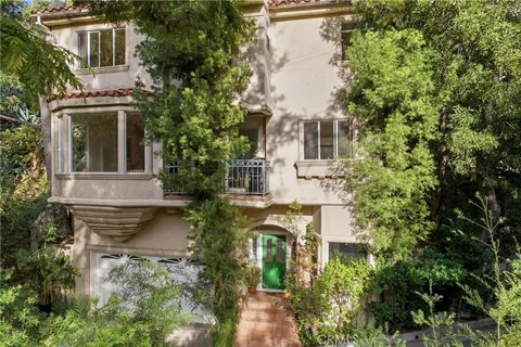 $2,295,000 | 10055 Reevesbury Drive, Beverly Hills, CA 90210