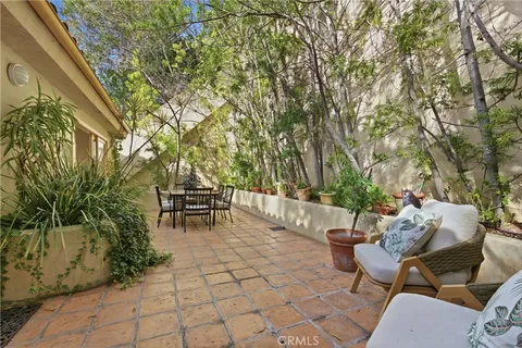 $2,295,000 | 10055 Reevesbury Drive, Beverly Hills, CA 90210