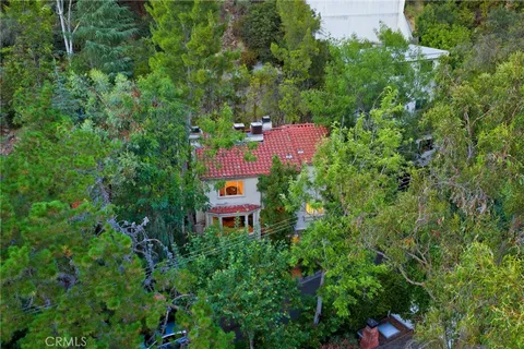 $2,295,000 | 10055 Reevesbury Drive, Beverly Hills, CA 90210