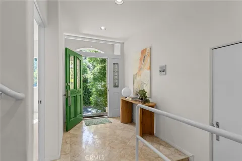$2,295,000 | 10055 Reevesbury Drive, Beverly Hills, CA 90210