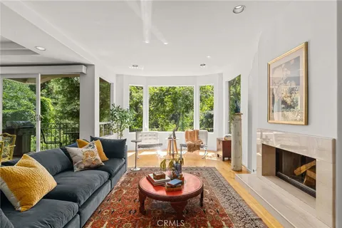 $2,295,000 | 10055 Reevesbury Drive, Beverly Hills, CA 90210